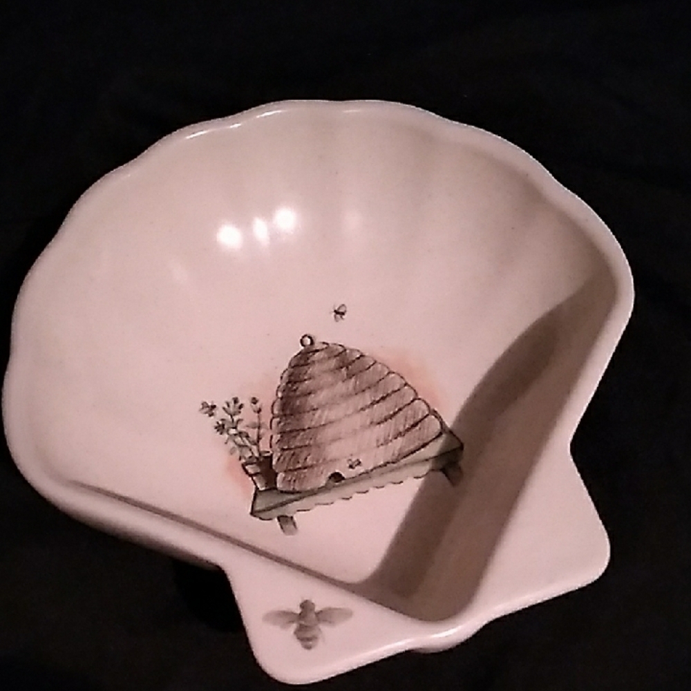 Vintage Pfaltzgraff Naturewood Beehive Cream Shell-Shaped Dish